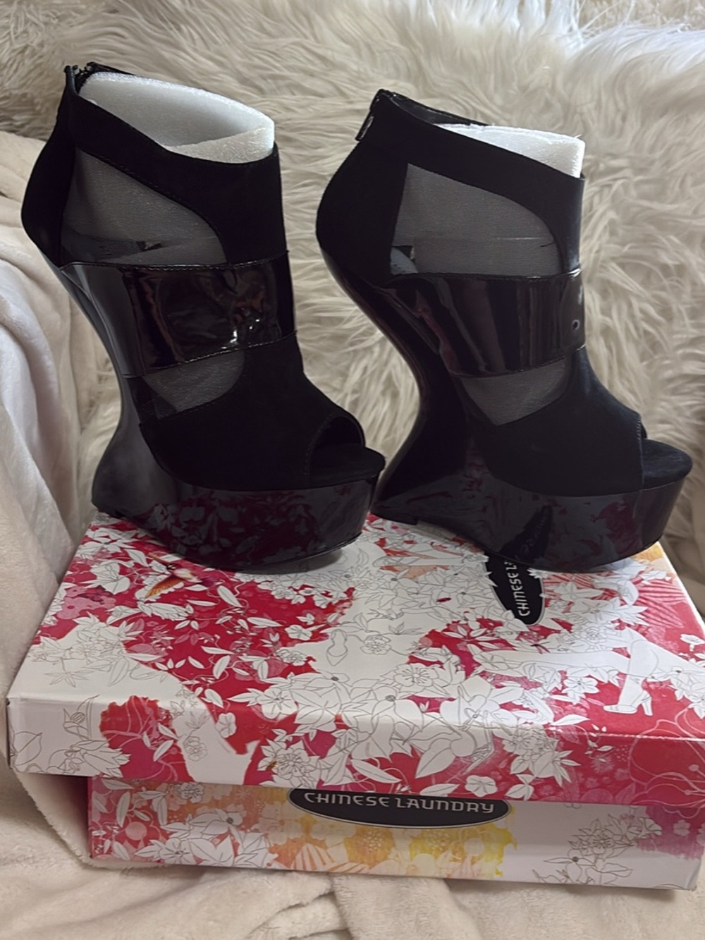 Chinese Laundry Black Sculptural Patent & Suede Platform Wedge Booties